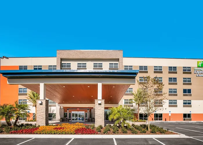 Holiday Inn Express & Suites Jacksonville - Town Center By Ihg
